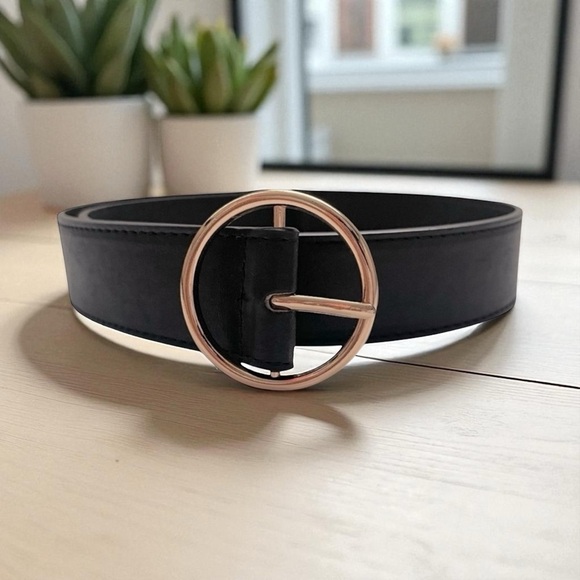 Garage Womens Gold Circle Buckle Faux Leather Black Belt - Picture 9 of 9